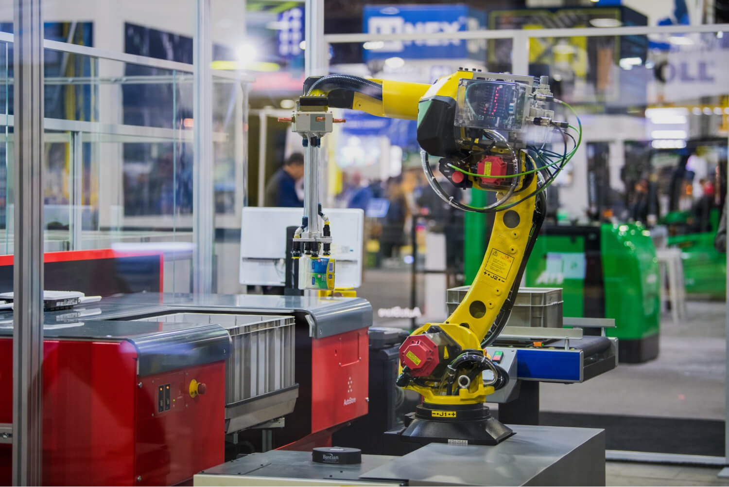 Warehouse Robotics - Bastian Solutions