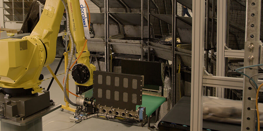 Robotic sorting system warehousing