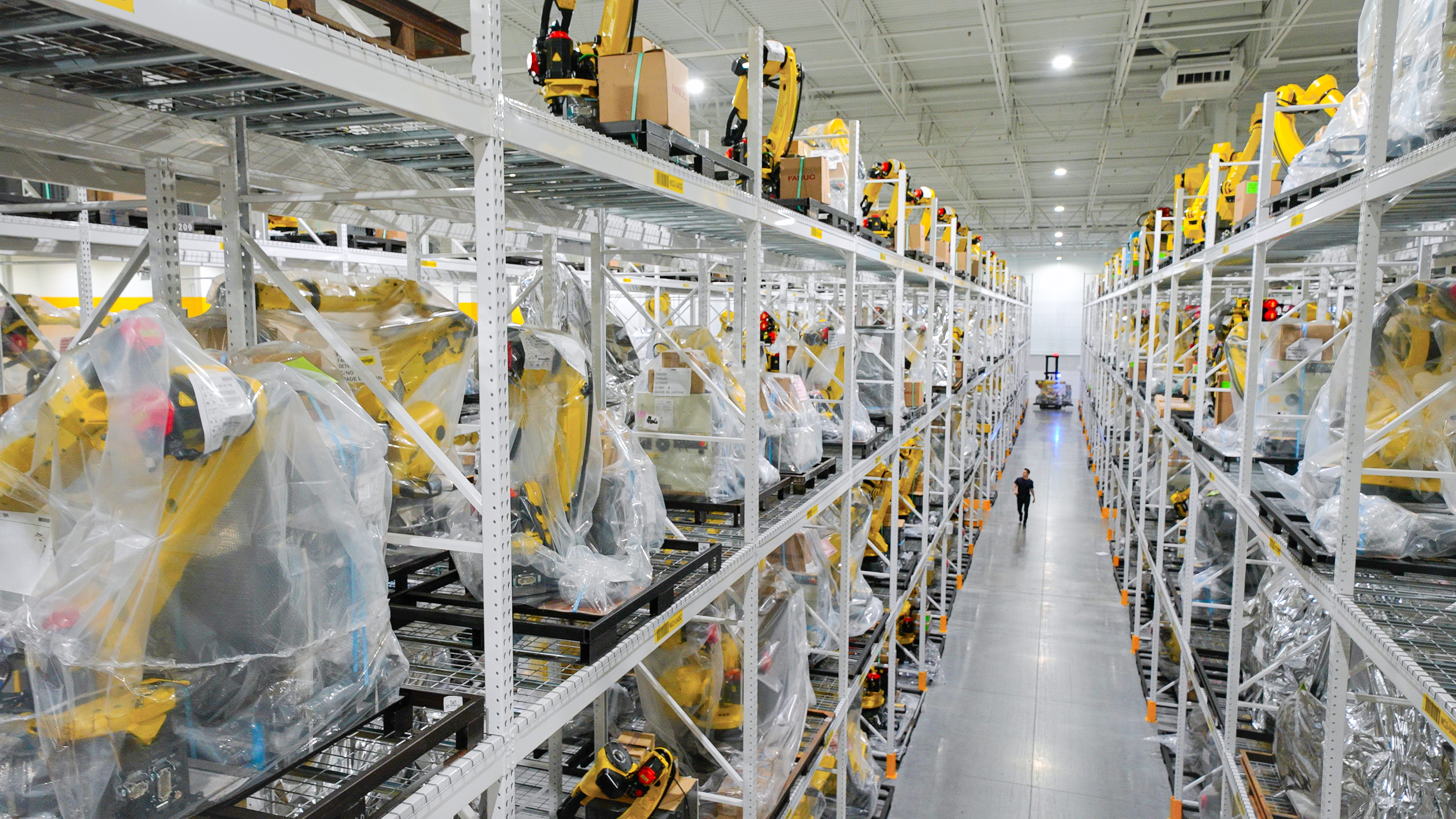 650 000 Square Foot Robot Hub