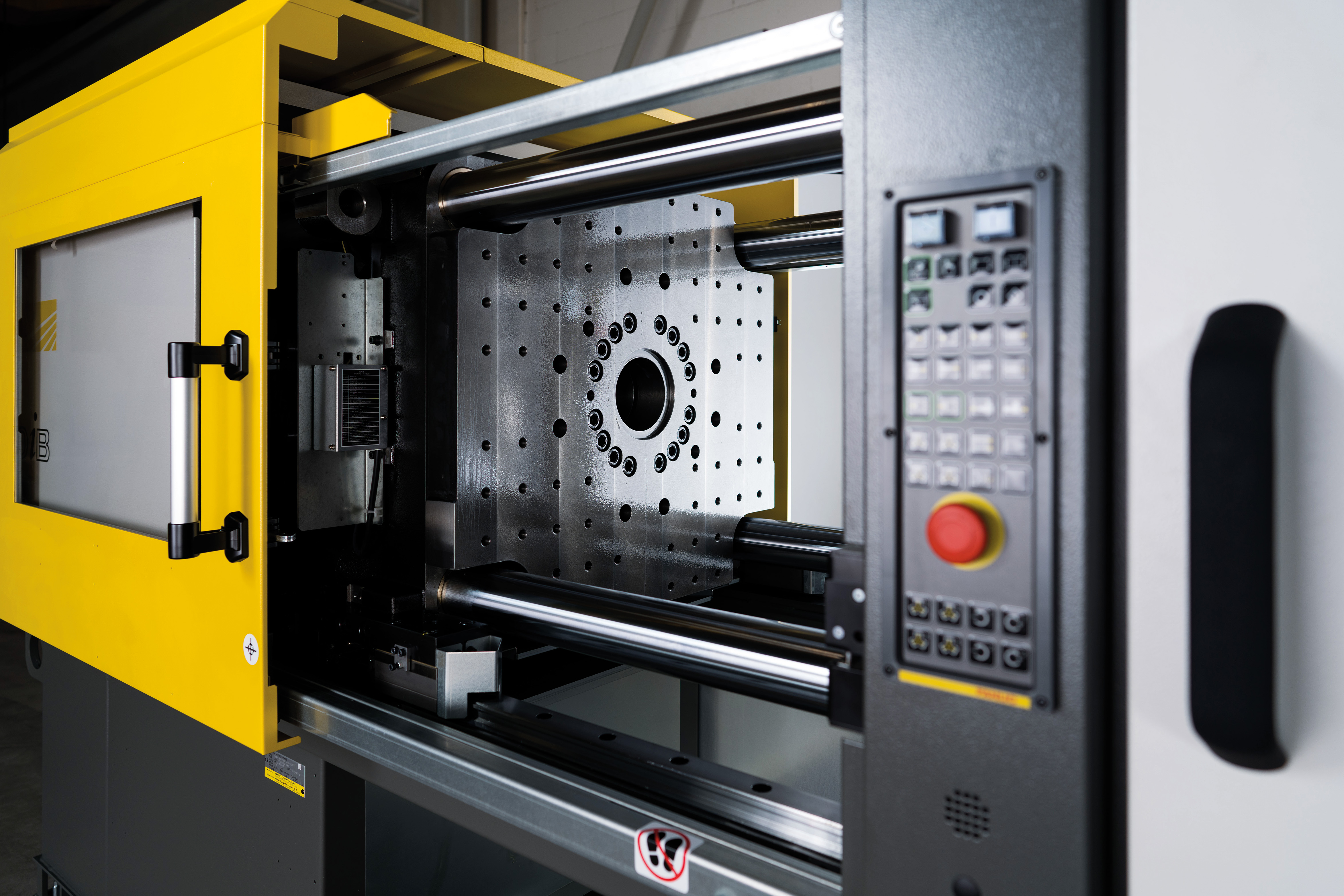 FANUC ROBOSHOT Alpha Si B Clamping Unit Closeup 1