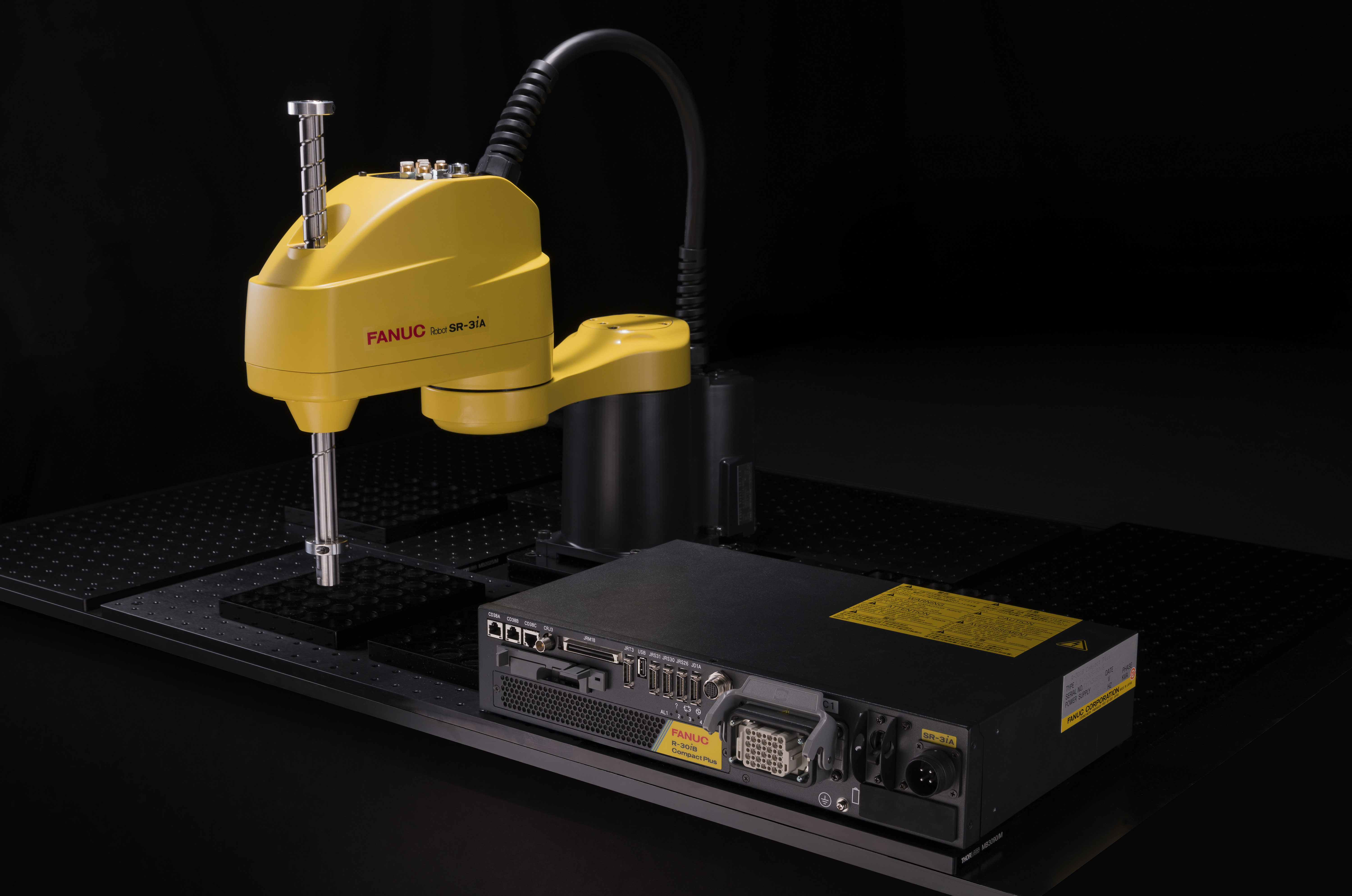 SR 3i A and R 30i B compact plus beauty shot