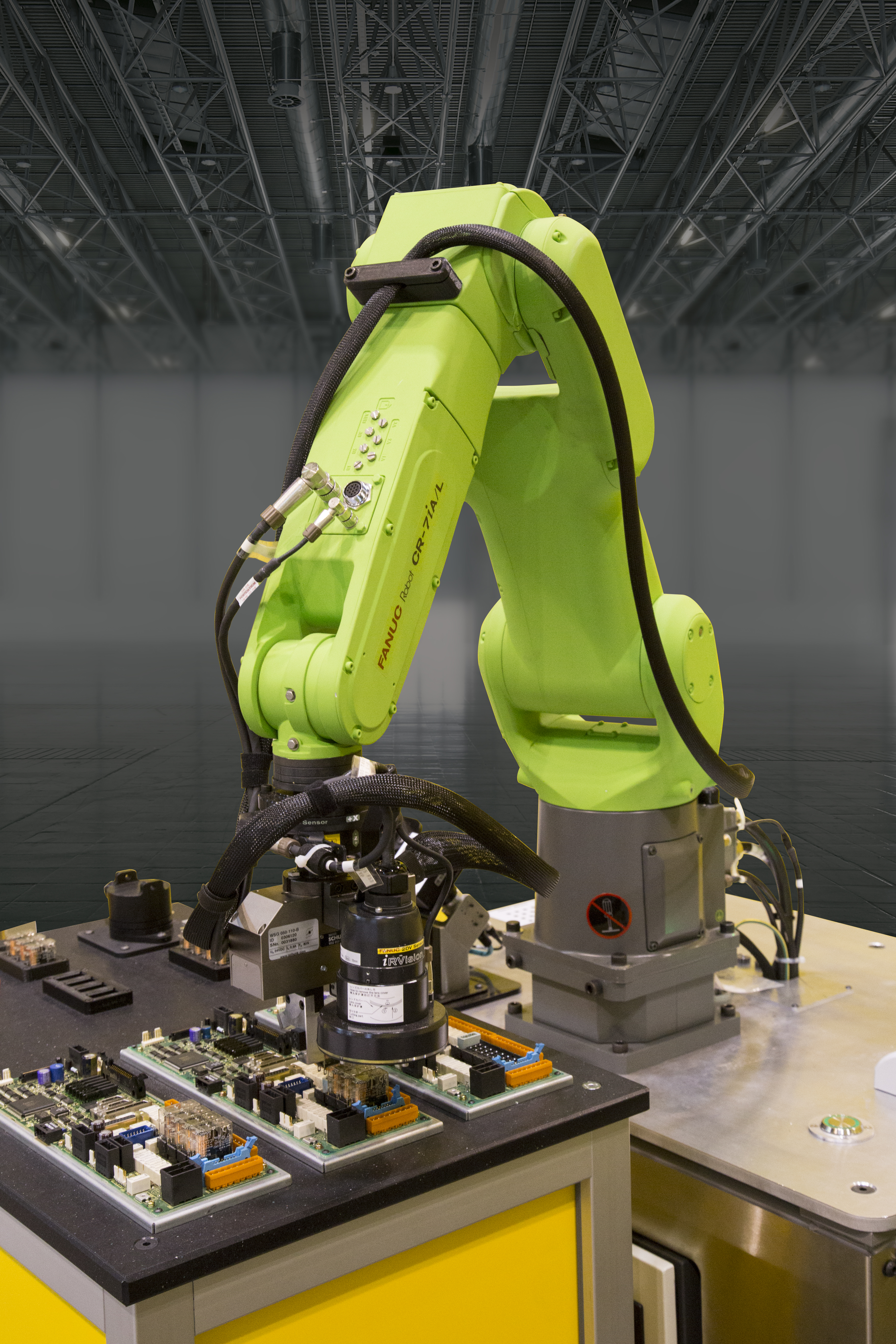 CR 7i A L Assembling circuit boards