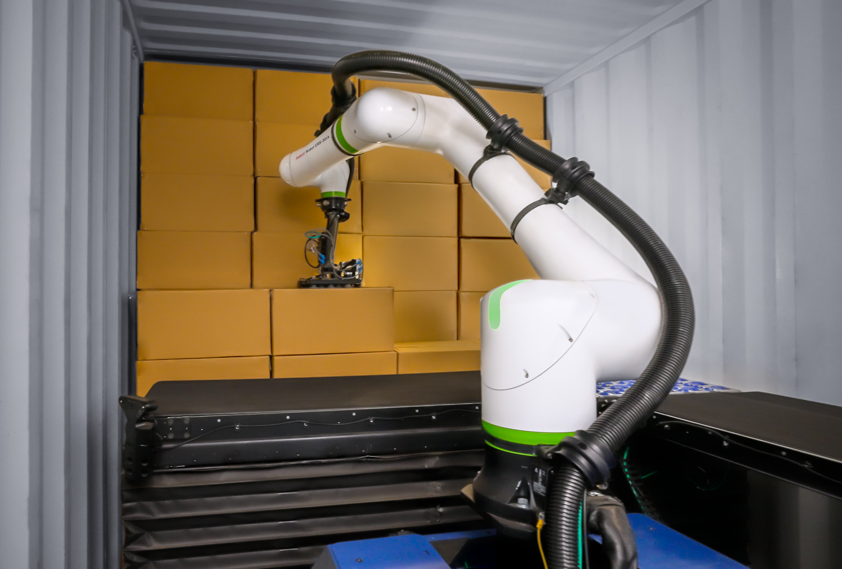 CRX 30i A Loading and Unloading Boxes