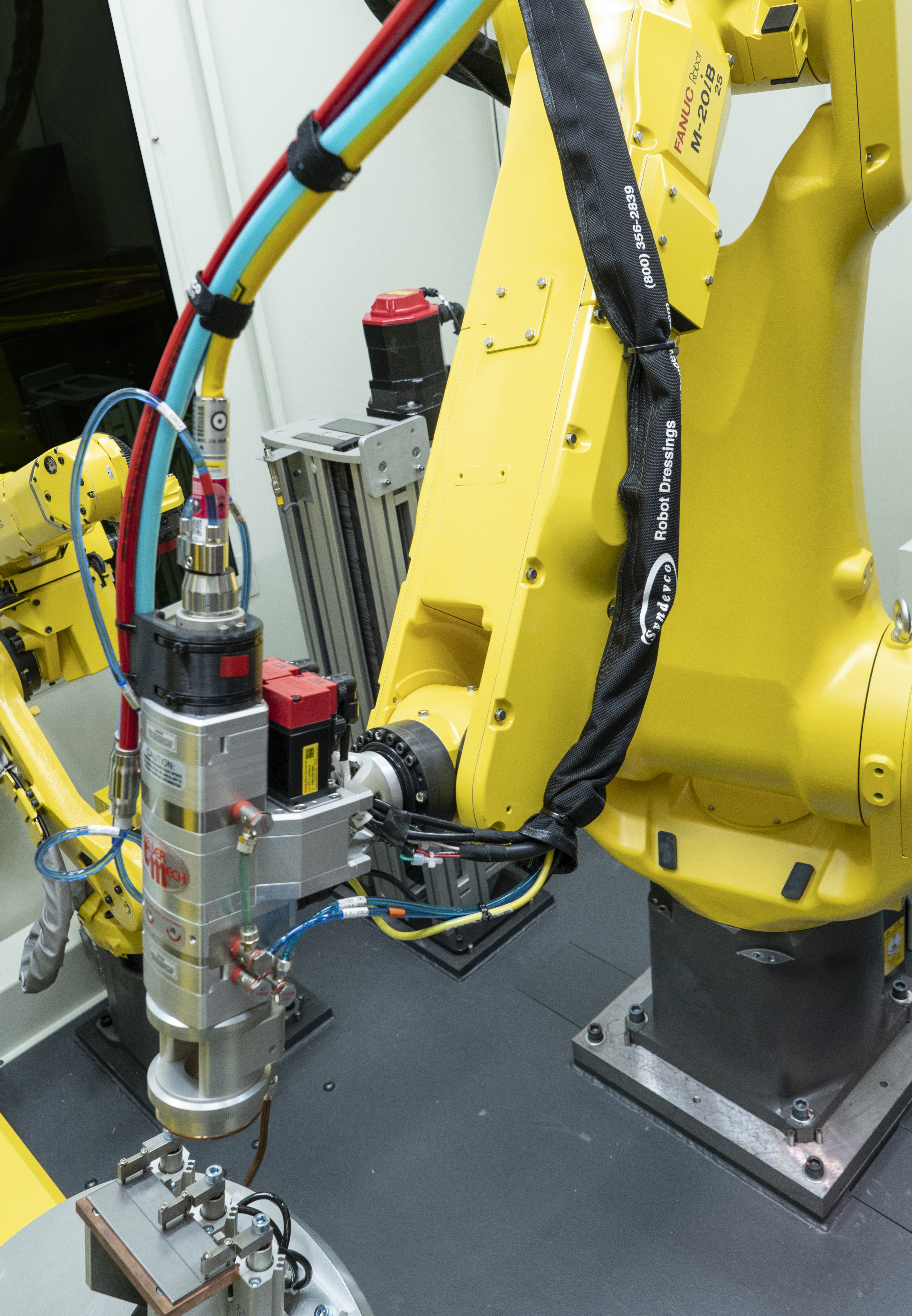 M-20iB/25 laser welding close up
