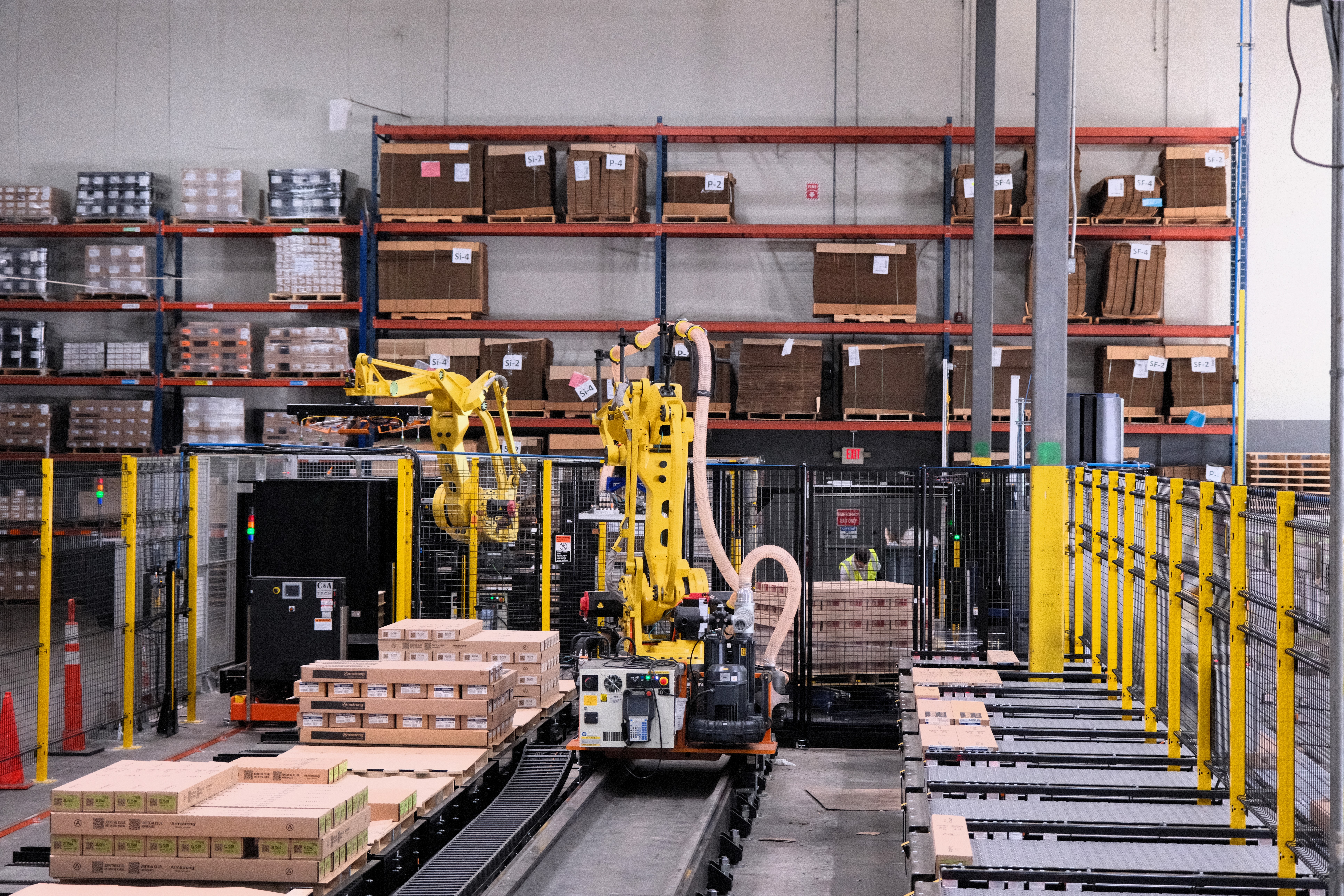 M-410iC/185 Robots with Modular RTU Palletizing