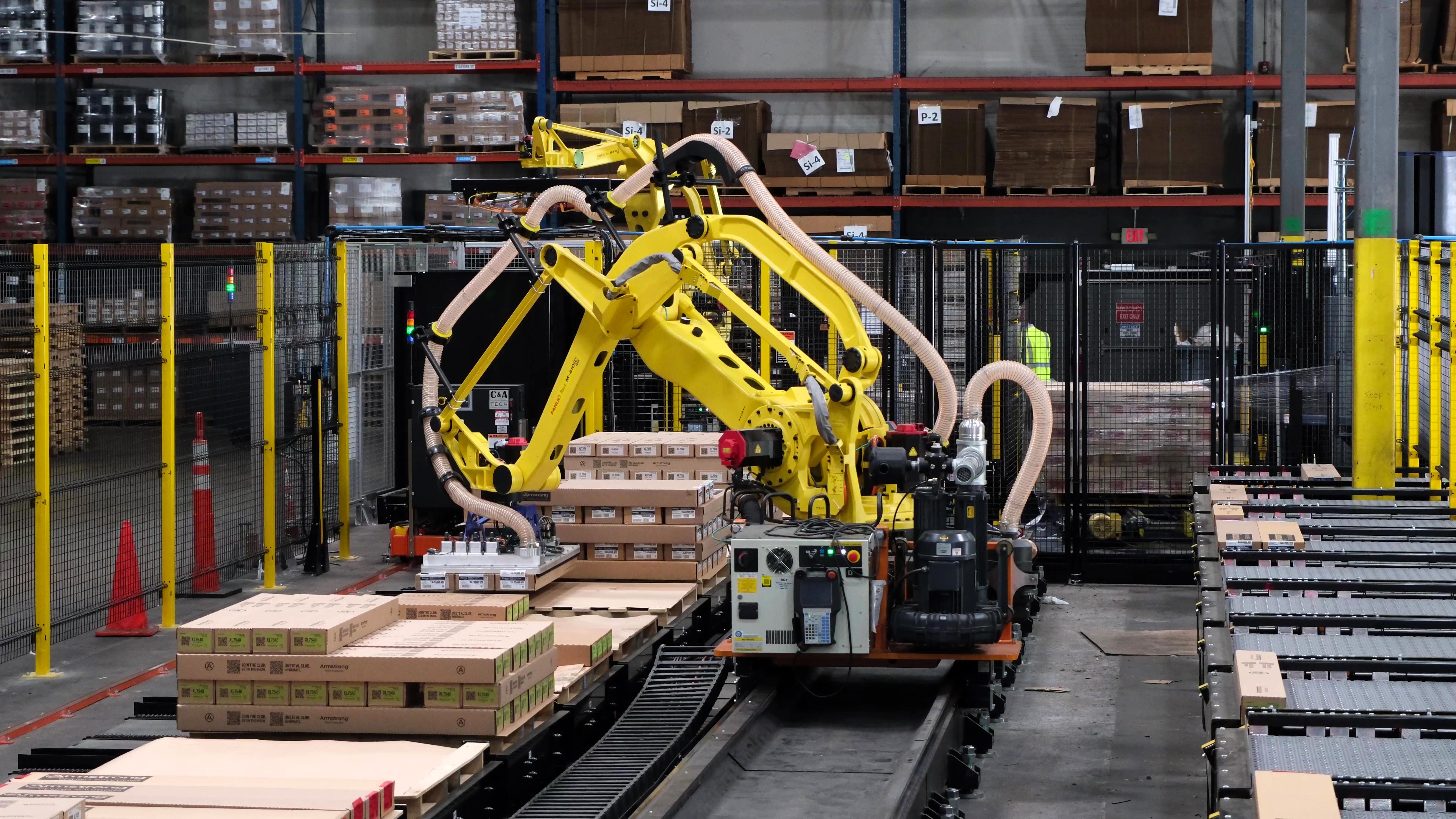M-410iC/185 Robots with Modular RTU Palletizing Closeup
