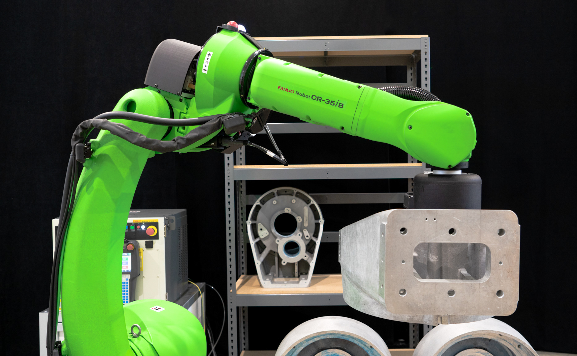 CR 35i B with 50 KG Payload Capacity Picking Metal Castings
